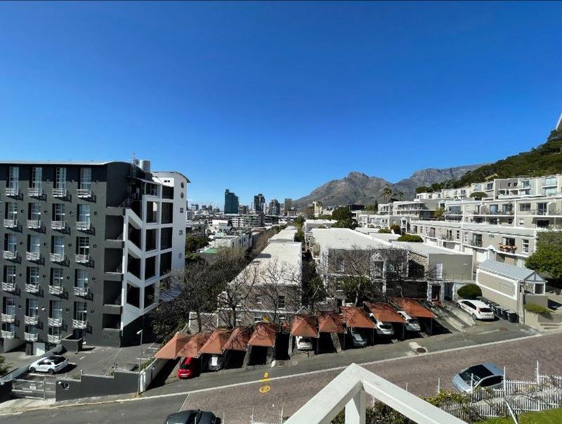 2 Bedroom Property for Sale in Green Point Western Cape